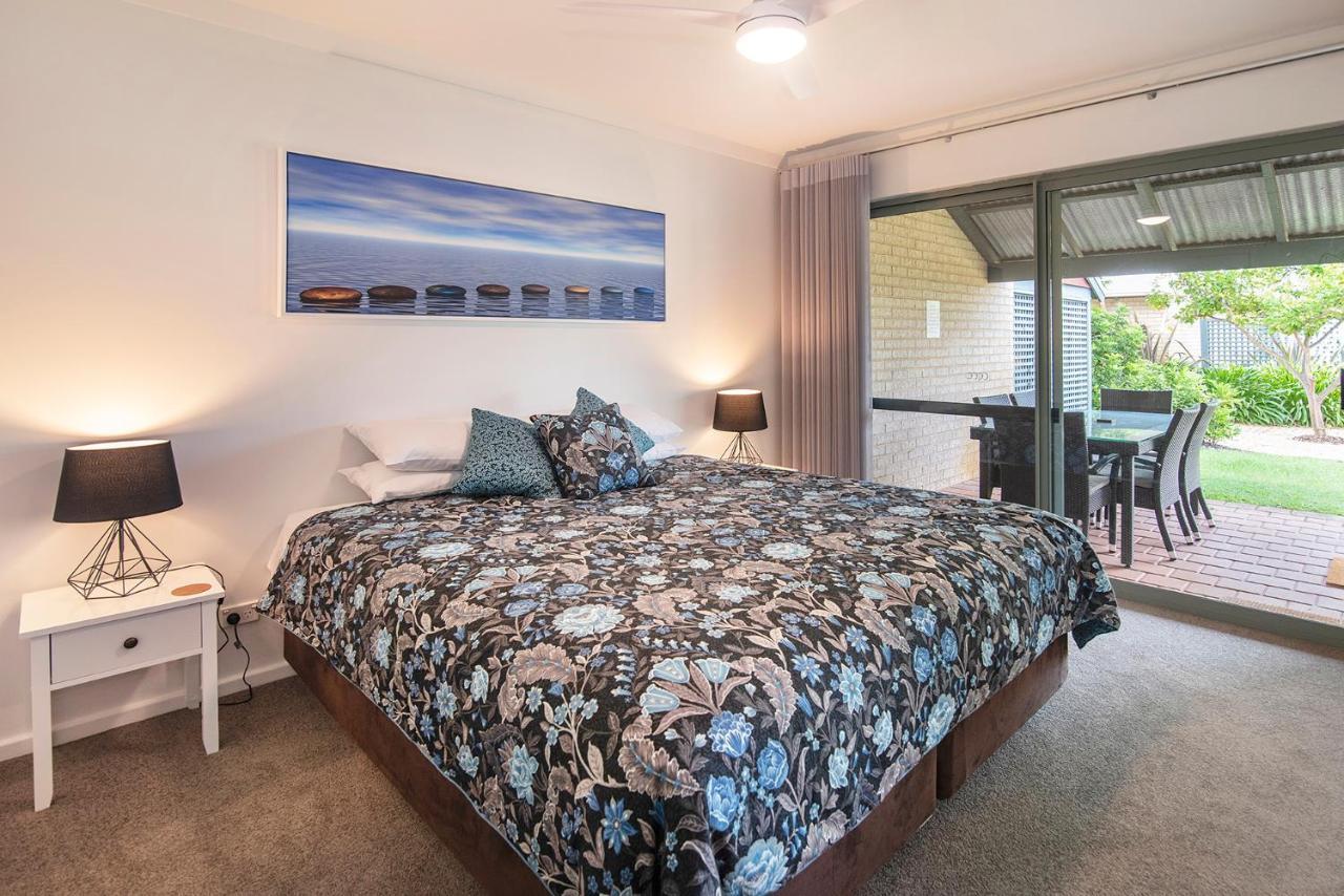 Bayshore Beachside Resort ดันส์โบโรห์ ภายนอก รูปภาพ